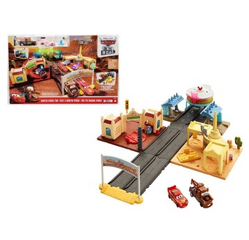 CARS ZESTAW ON THE ROAD RADIATOR SPRINGS TOR + AUTKA /1